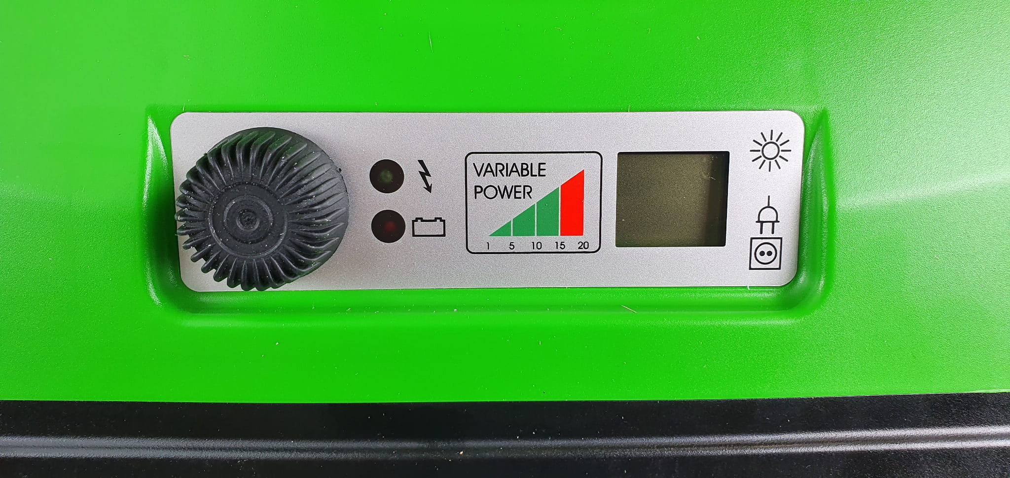 Elektryzator TITAN A 8000+panel słoneczny 25W - obrazek 8