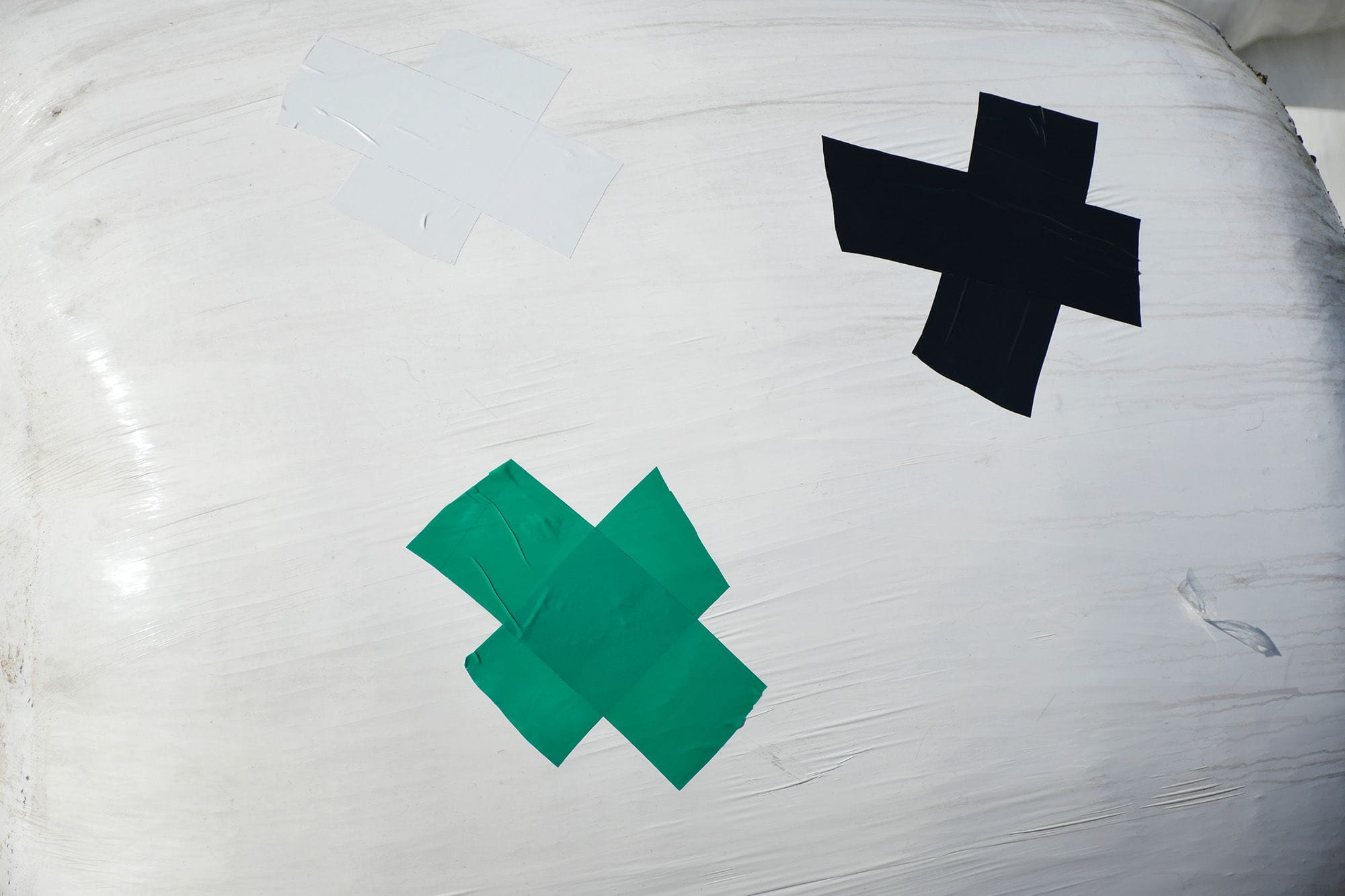 Folia naprawcza do balotów KERBL zielona,czarna 10 m - obrazek 6