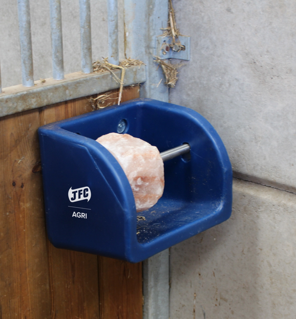 Uchwyt na lizawkę JFC do stajni